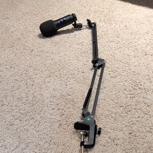 LogAdjustable Black Microphone Arm Stand